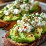 Cremiger Huettenkaese Avocado Toast